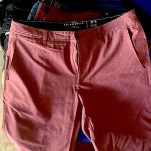 7 diamonds light weight men’s burgundy shorts
